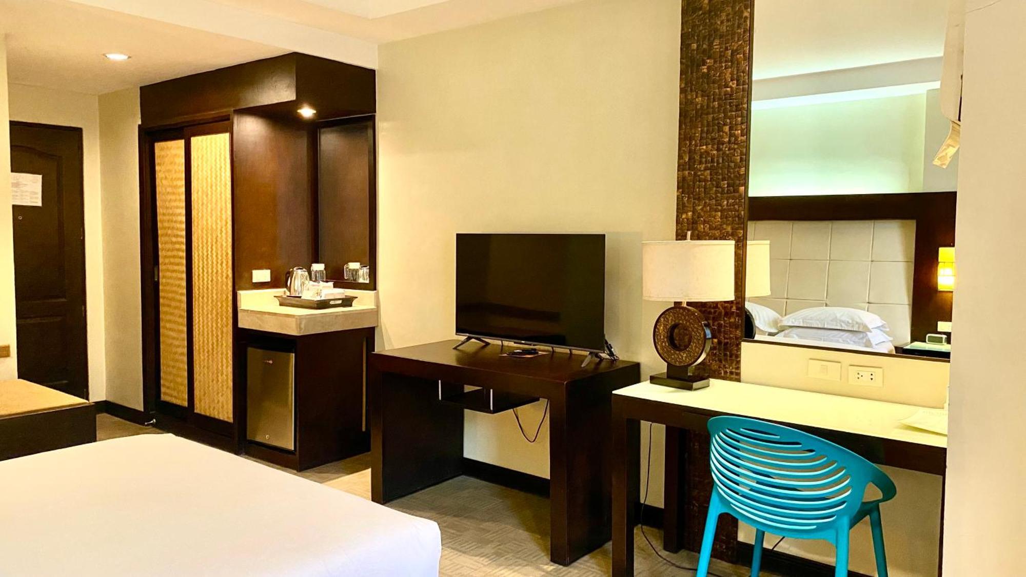Circle Inn Hotel&Suites Bacolod Exterior foto