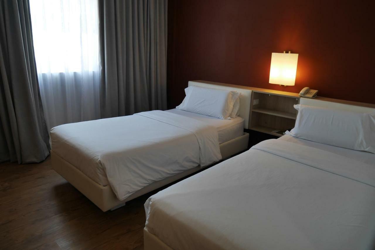 Circle Inn Hotel&Suites Bacolod Exterior foto